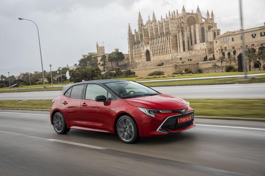  Toyota Corolla Hybrid 2018 года  (WW) (фото 16 из 61)